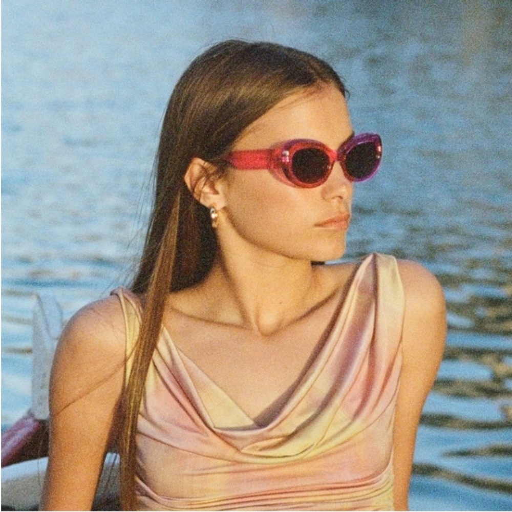 PLASTIC SUNGLASSES - Picture 2 of 10